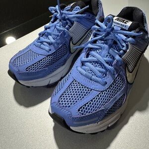 Nike Vomero 5 women’s Mesh Blue and White Sneakers